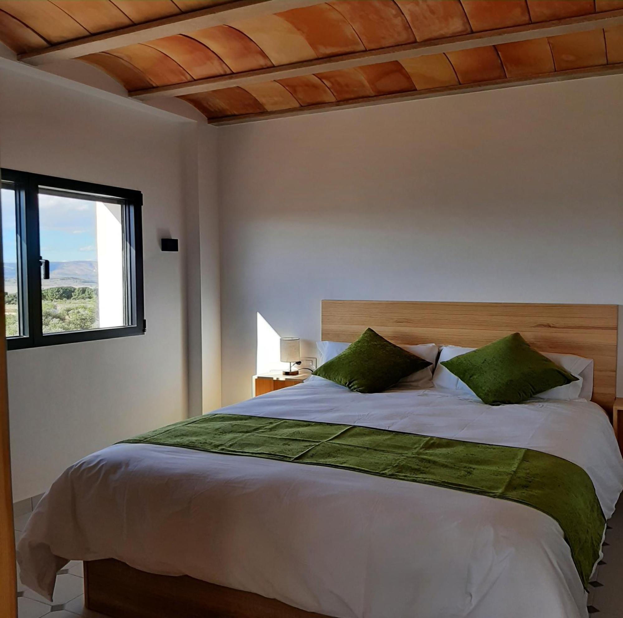 Casita Del Embalse Con Encanto Biar Eksteriør bilde